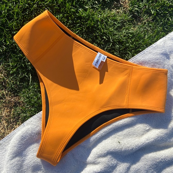 HOAKA SWIM CLEAROUT - Picture 2 of 10